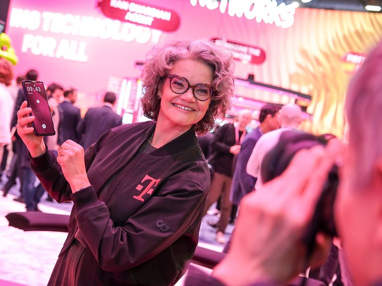 Deutsche Telekom and Perplexity to Release AI Smartphone - Cryptol image 13