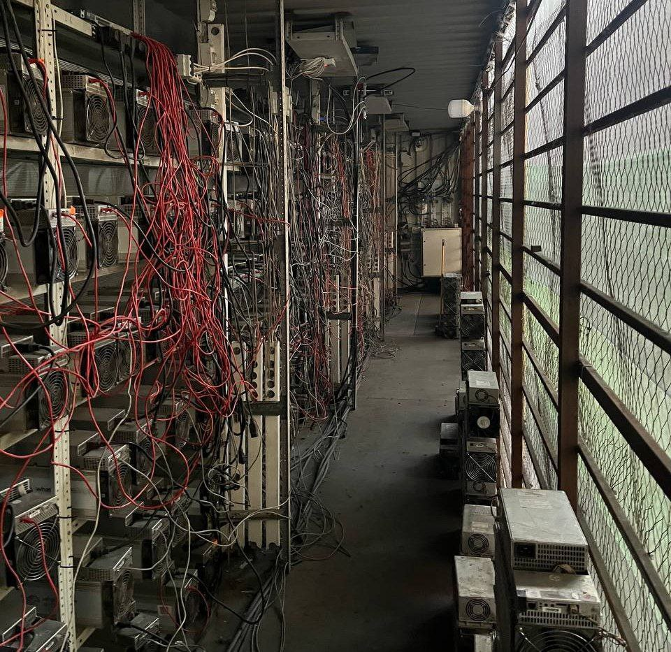 250 Bitcoin Miners Shut Down in Irkutsk Region - Cryptol image 6